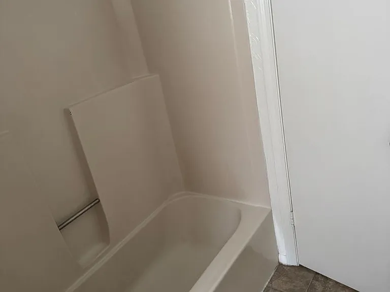 414 W College St — Photo 8