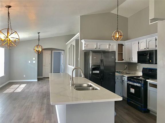 3rd image of 3657 Sandy Plateau Cir