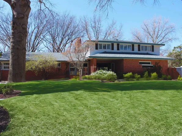 953 S Bristol Ter, Wichita, KS 67207