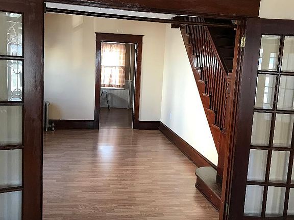 5th image of 214 W Abbott St