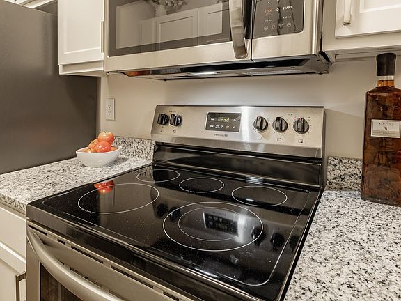 4th image of 125 Ridgegate Pl NE #1672566