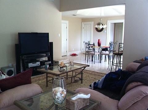 4th image of 2013 Lazy Lake Dr