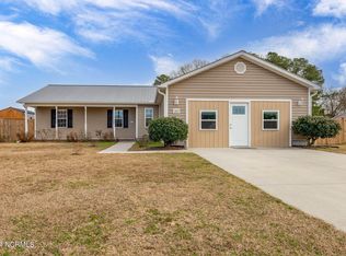 309 Parkton Dr, Richlands, NC 28574