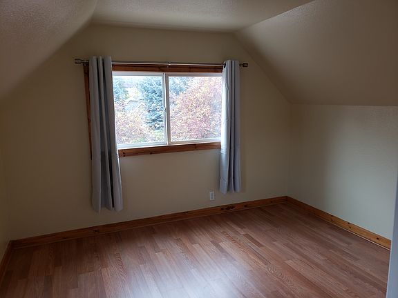 Upstairs bedroom #2