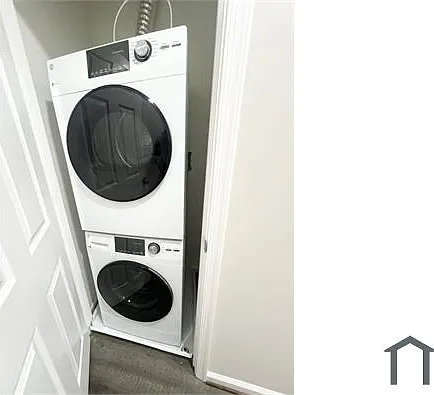 4 bed, 1300 sqft, $5,100 — Photo 4