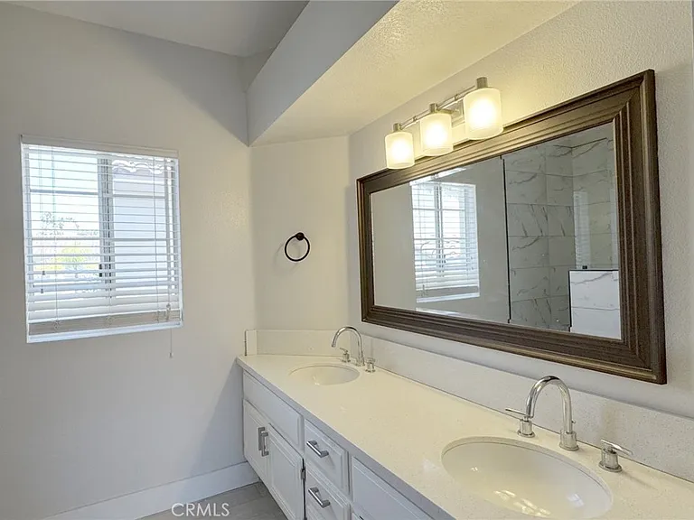208 Chandon — Photo 11