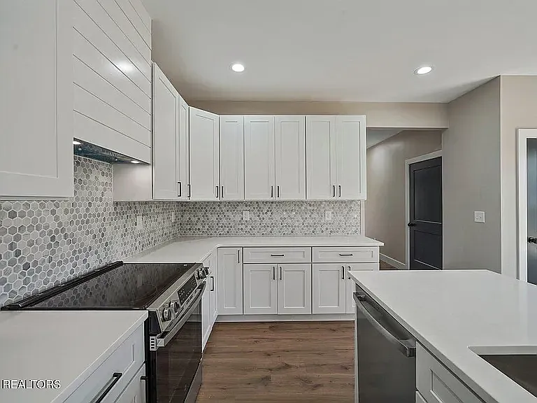 3353 Lay Ave SE — Photo 5