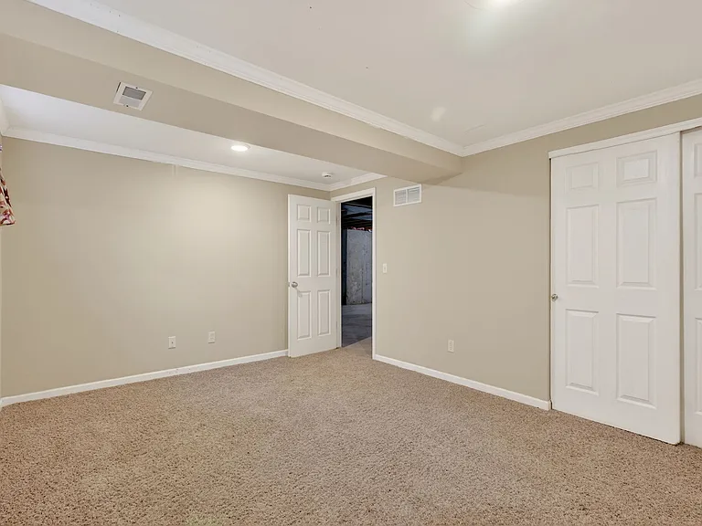 27 Crimson Leaf Ct — Photo 39