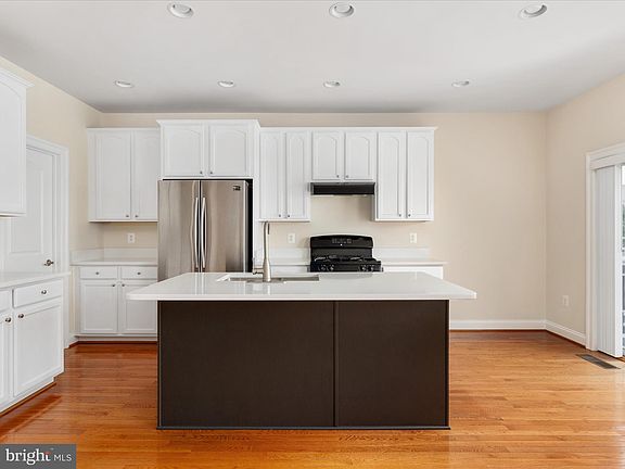 5th image of 15862 Mackenzie Manor Dr