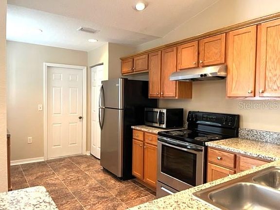 4th image of 9832 SW 196th Avenue Rd