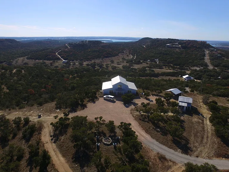 938 Flagstone Dr — Photo 4