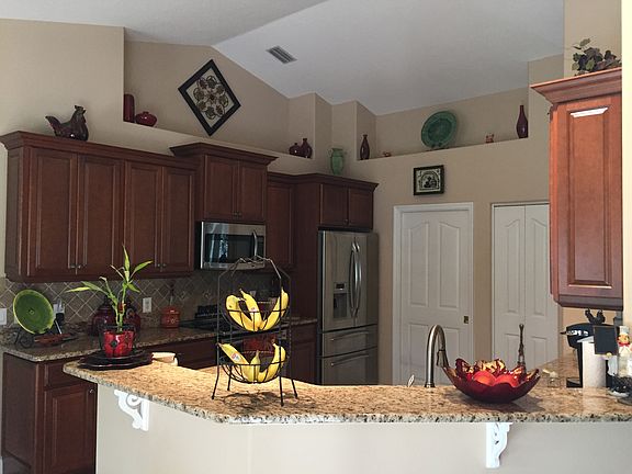 5th image of 38 Farnell Ln