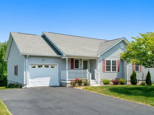 35 Deacon St, Northborough, MA 01532