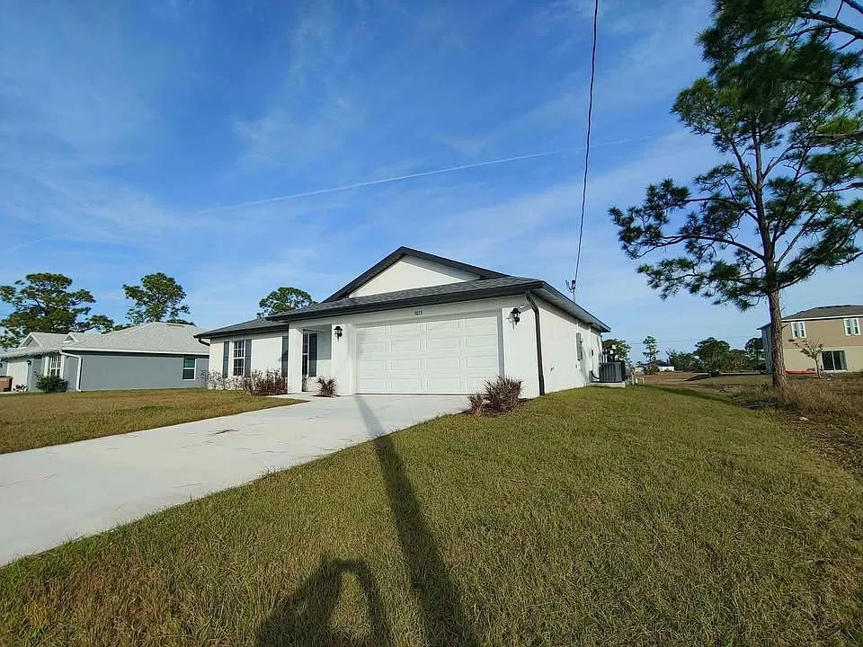 3 bed, 2.0 bath, 1800 sqft, $1,800 — Photo 2