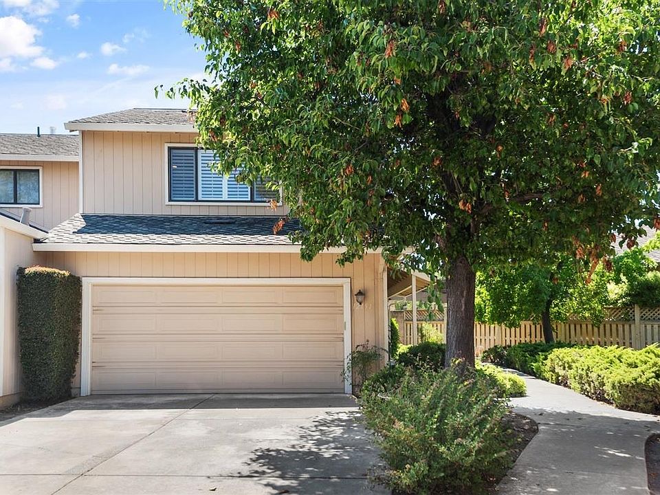 1st image of 12151 Atrium Dr