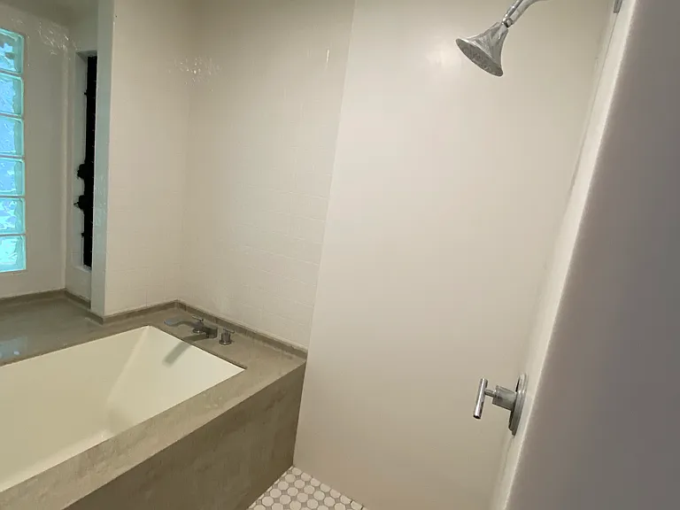 bathtub & shower