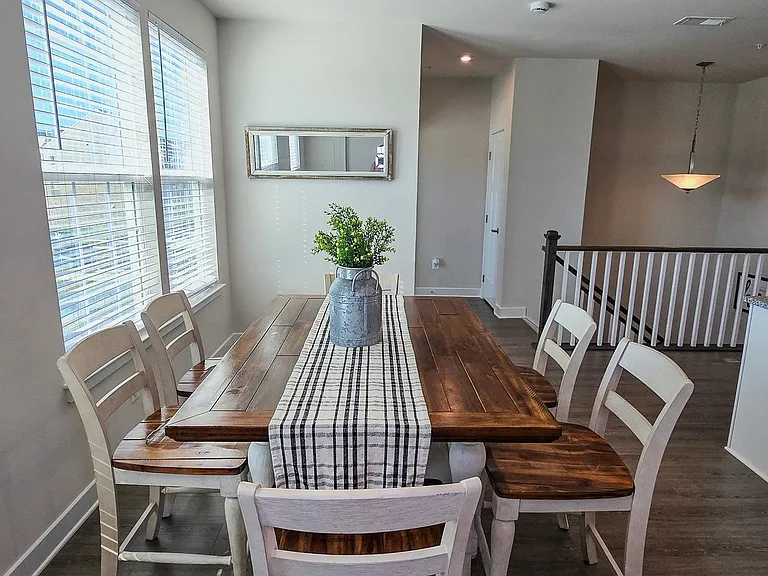 5426 Greenpoint Ln — Photo 13