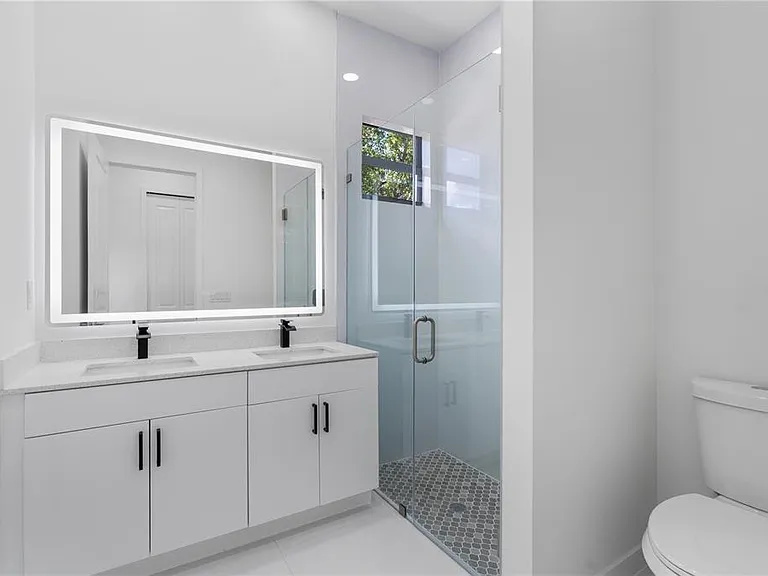 10070 Flat River St — Photo 25