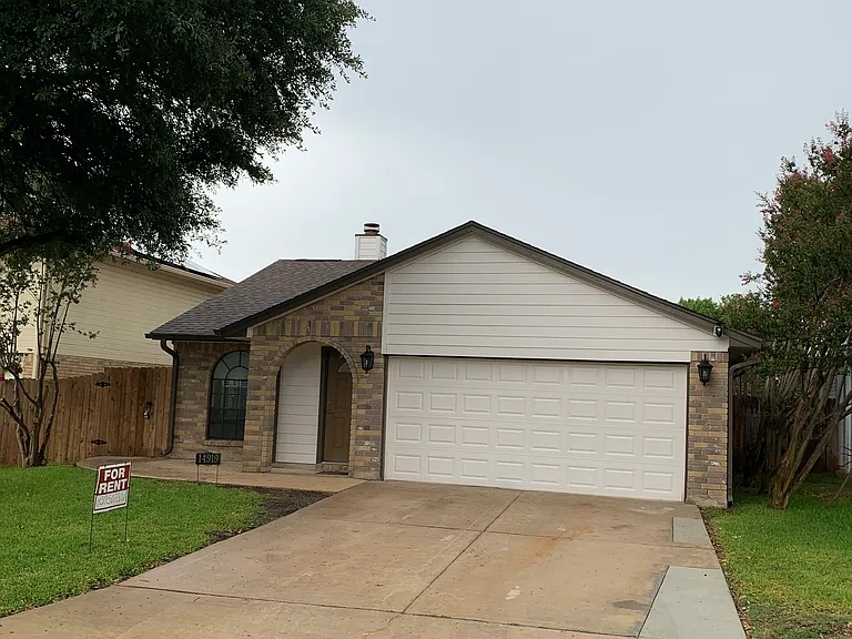 14919 River Wind — Photo 1