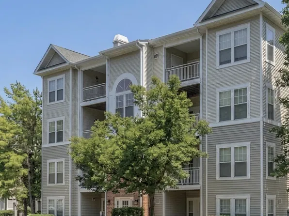1516 N Point Dr APT 101, Reston, VA 20194