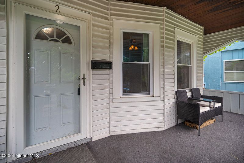 3rd image of 2 Albion Avenue
