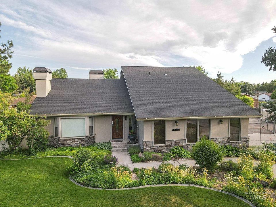 1st image of 3254 Woodridge Dr
