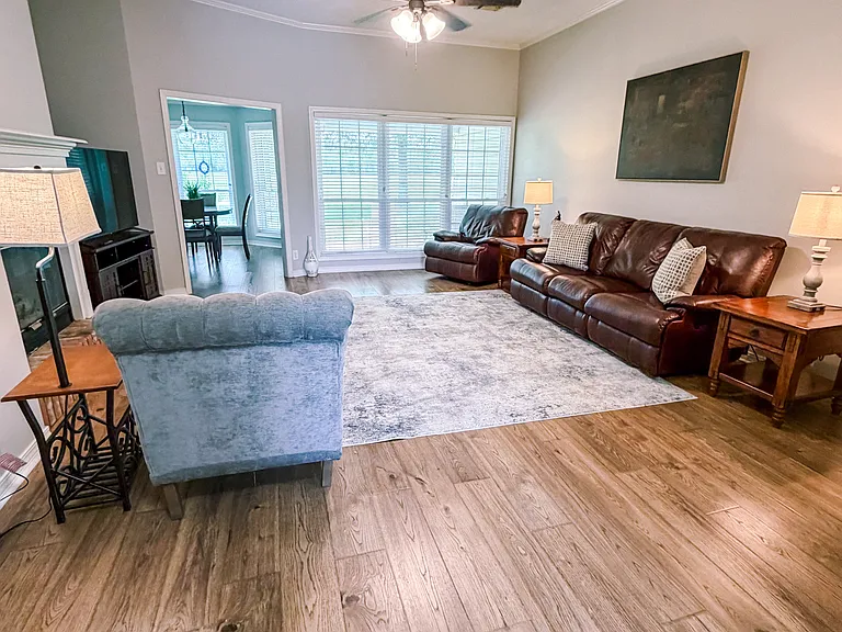 15 Thompson Rd — Photo 4