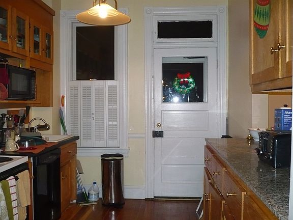 4th image of 3017 Grove Ave