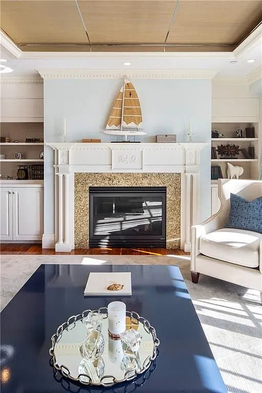 3 bed, 3.0 bath, 2804 sqft, $5,500 — Photo 3