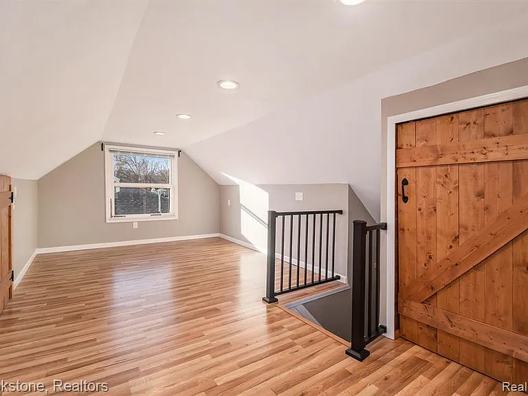 1816 Dallas Ave — Photo 12