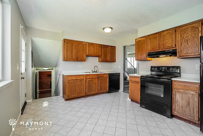 2710 Moundcrest St — Photo 8