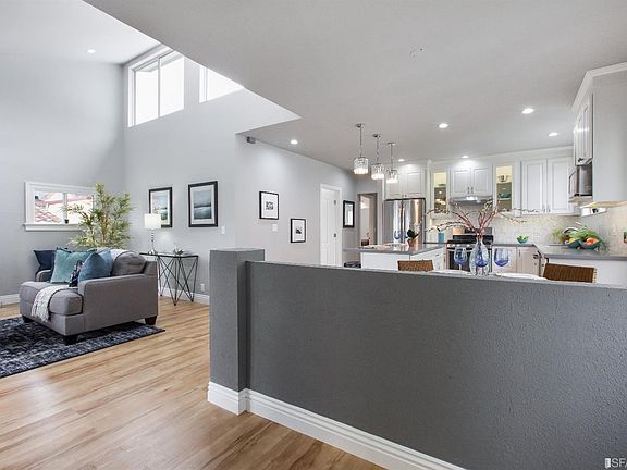 2nd image of 207 Juanita Way