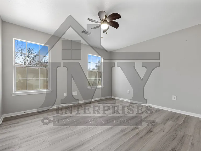 815 Cravens St #C — Photo 61