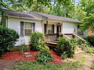 760 Coachpoint Rd, Hartfield, VA 23071