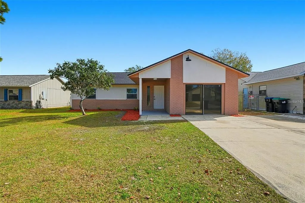 3 bed, 2.0 bath, 1550 sqft, $2,595 — Photo 1
