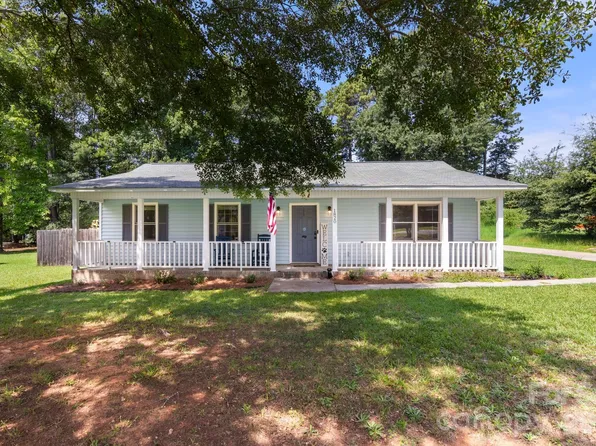 1820 Bridgewood Dr, Lancaster, SC 29720