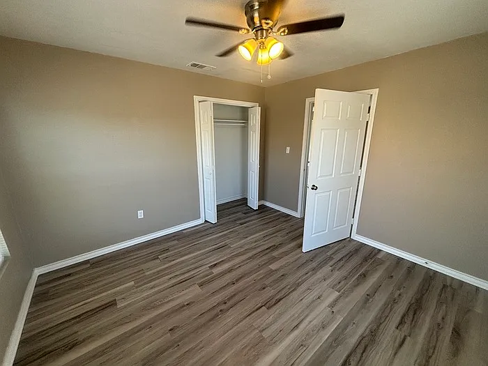 909 College Ave — Photo 22