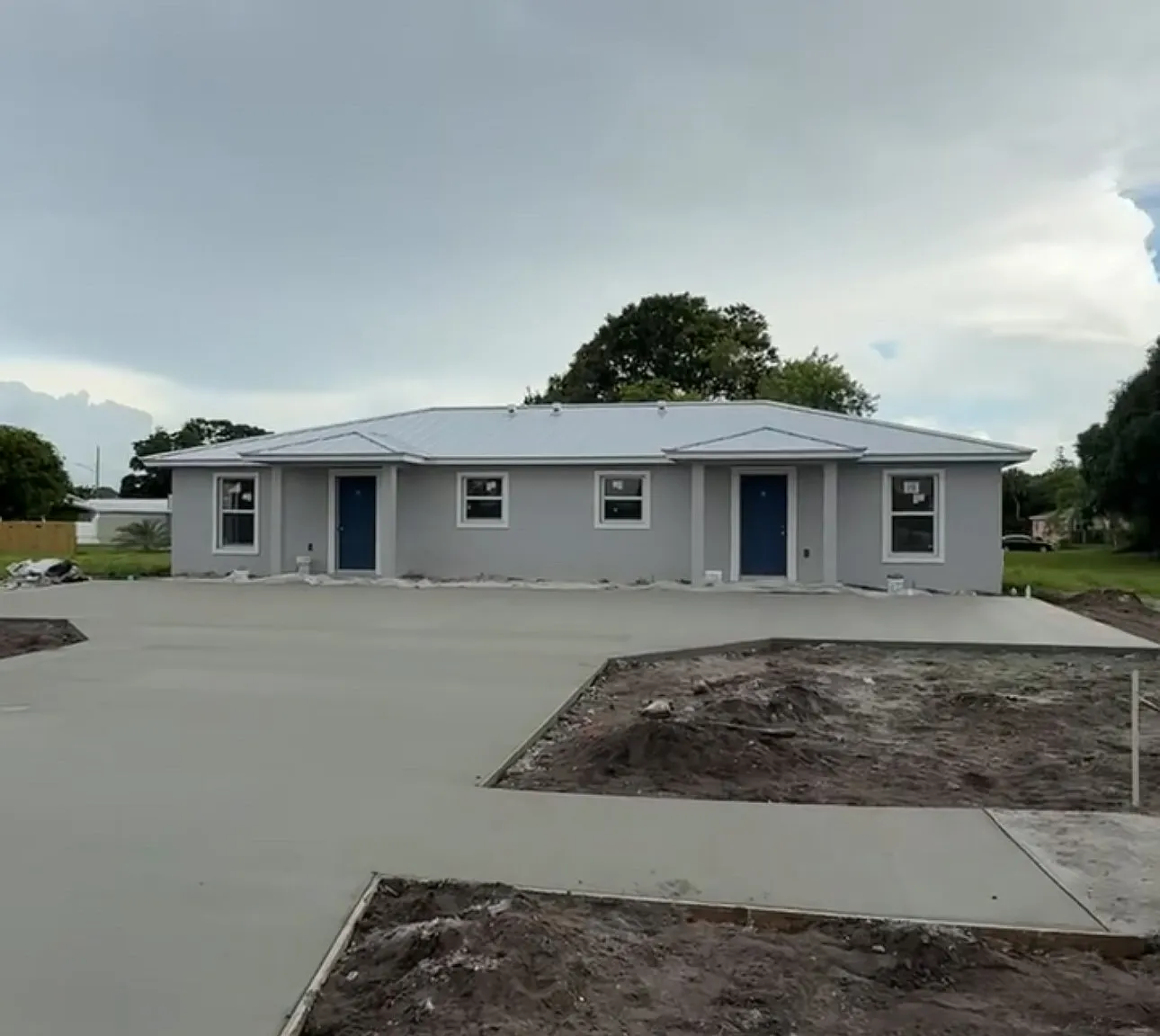 1201 Avenue H — Photo 1