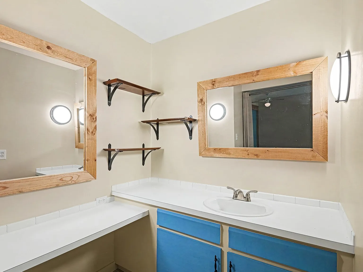 3 bed, 2542 sqft, $2,900 — Photo 4