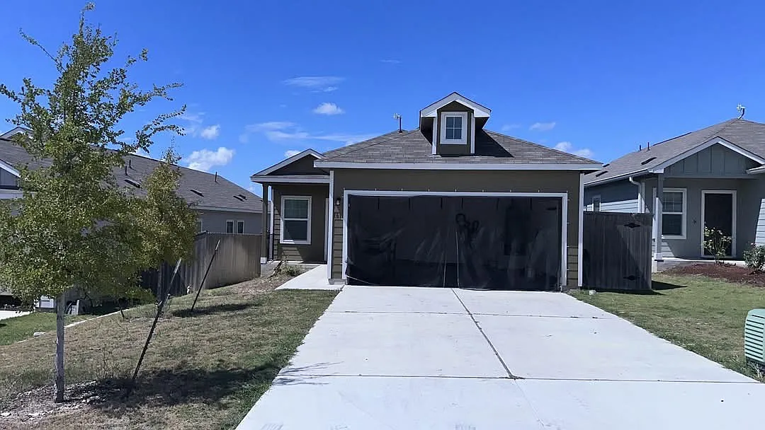 3 bed, 1450 sqft, $1,750 — Photo 1