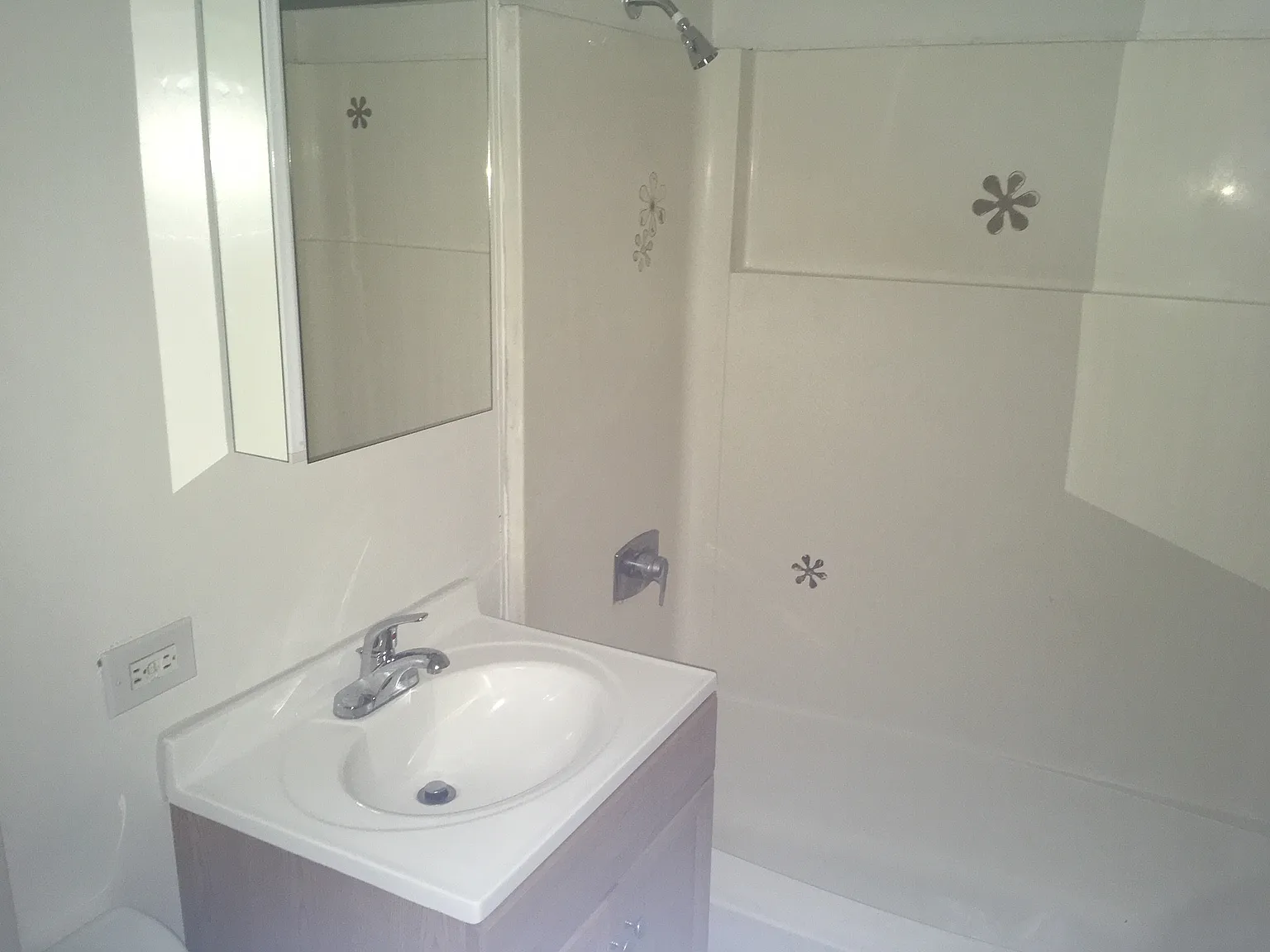 2 bed, $1,670 — Photo 3