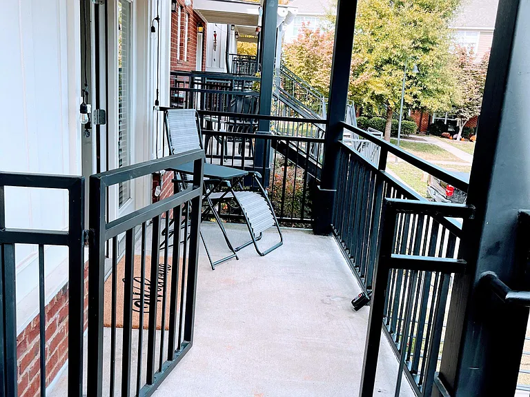 1625 Elmwood Ct — Photo 10