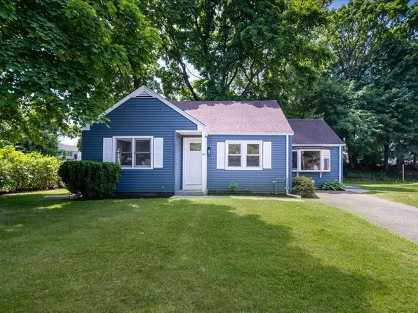 11 Hilltop Drive, New Windsor, NY 12553