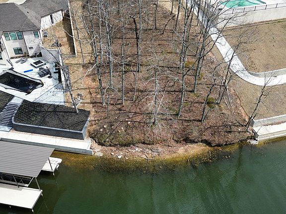 4th image of Hunter Point Cv