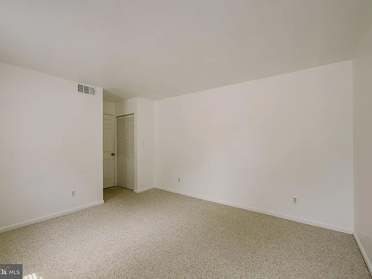 1403 E Abingdon Dr #2 — Photo 16