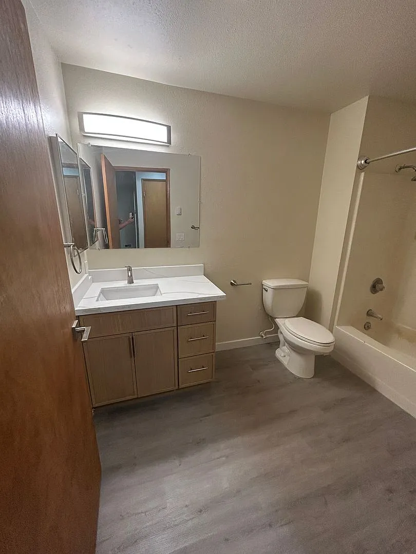Twin Cedars Apartments — Photo 4