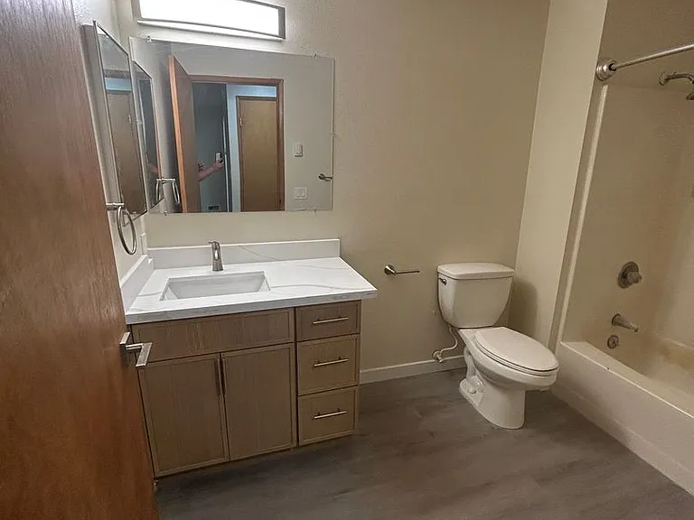 Twin Cedars Apartments — Photo 4