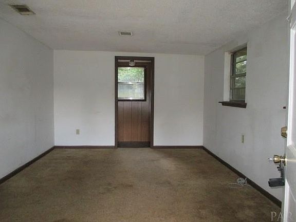 4th image of 6104 Louisville Ave