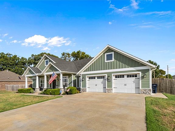 5th image of 802 Trisha Ln