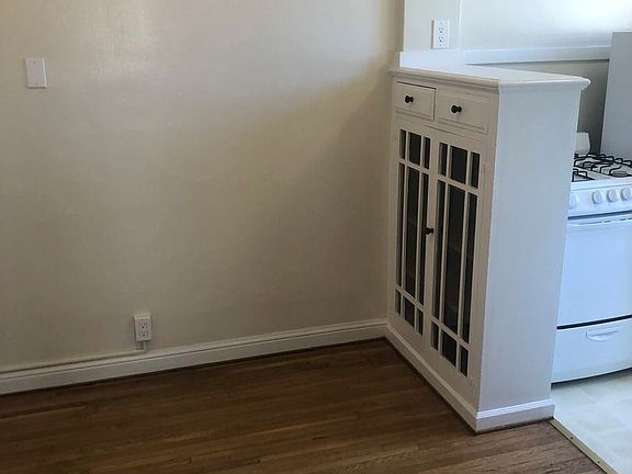 3rd image of 1101 Francisco St #101